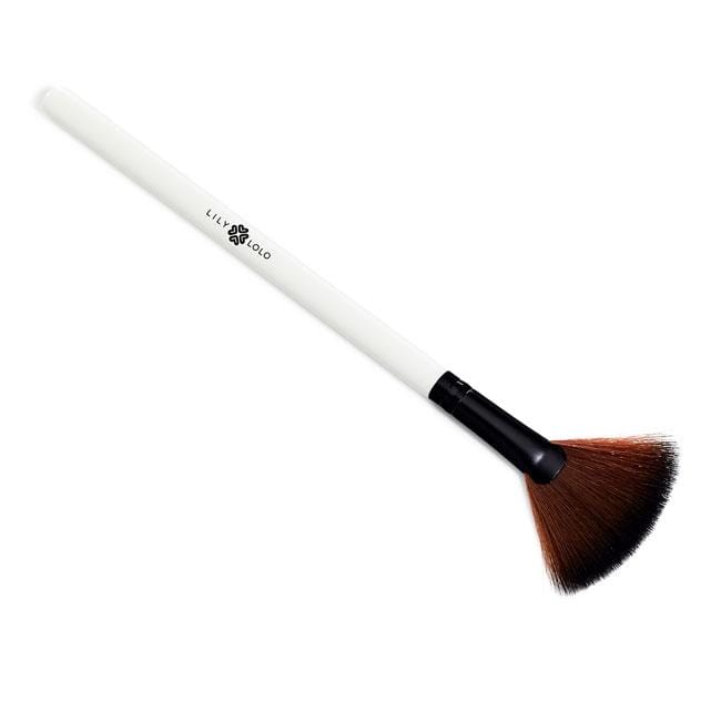 Lily Lolo Small Fan Brush – well&belle natural beauty